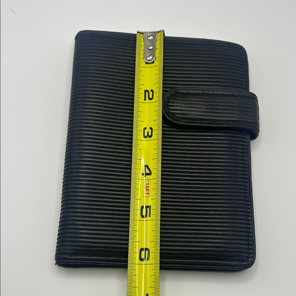 SWING Black Textured Magnetic closure Passport Travel Wallet - Picture 4 of 5